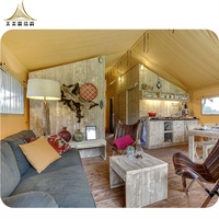 Lodge de luxe, glamping, hôtel safari, tente dans le désert pour le camping