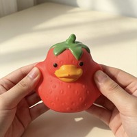 Jouet à presser en forme de canard fraise en matériau TPR, jouet anti-stress à rebond lent en forme de canard fraise