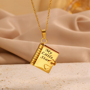Collier sportif unisexe en cuivre électroplaqué avec motif cœur et livre gravé, s'ouvrant pour révéler une lettre d'amour à l'intérieur, chaîne en bambou - Product Image 4