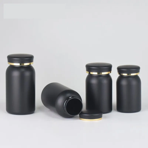 Çeşitli kapasite ve Vitamin takviyeleri iç<span class=keywords><strong>in</strong></span> güneş enerjili su ısıtıcısı tankı ile siyah plastik ilaç şişesi özellikler özel Logo baskı - Product Image 1