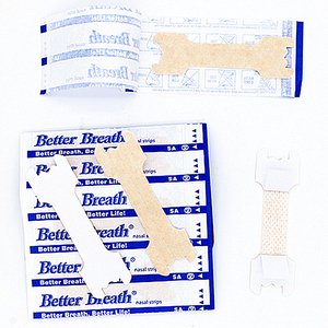 Venta al por mayor de fábrica barato dilatación de los conductos nasales respiración libre mejorar el sueño tiras nasales - Product Image 1