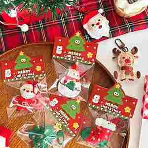 Accessoires de Noël, chaussettes tricotées à la main, porte-clés, mini Père Noël, pendentif mignon en forme de sapin de Noël, bonhomme de neige, breloques pour sac, décoration - Product Image 6