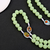 Collier Chapelet Catholique Lumineux 10mm, Pendentif de Prière Brillant, Perles en Plastique Rose, Icône de Jésus, Bijoux Chrétiens pour Cadeaux de Pâques