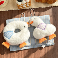 Mini porte-clés en peluche d'oie blanche, logo brodé personnalisé, animal en peluche doux, breloque de sac, décoration de sac à dos et cadeau d'activités