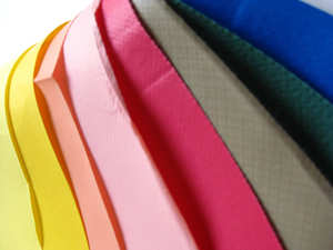 Stratifié de film PE coloré pour le contrôle de l'humidité dans les couches - Product Image 2