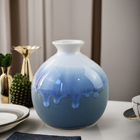 Beau vase en céramique de différentes formes pour salon affichage décor de bureau conception européenne simple grands hôtels restaurants