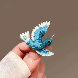 ブルーウィングバードブローチ子供用金メッキ合金クリスタル＆ラインストーンハイエンドレトロウェディングチェストフラワーデザイン - Product Image 2