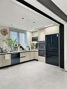 Armoires de cuisine encastrées de luxe en tons gris avec appareils intégrés pour les projets de rénovation de cuisine de villa moderne - Product Image 3