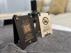 Menú de Madera Clásico de Color Natural Negro con Código QR Personalizado, Logotipo Dorado Grabado, para Restaurante o <span class=keywords><strong>Cafetería</strong></span>, con Tornillo - Product Image 5