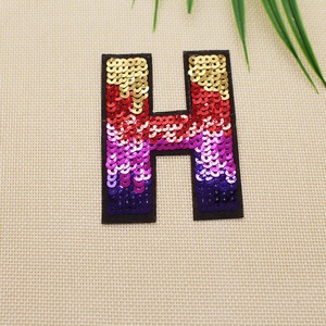 Patchs à paillettes avec lettres anglaises colorées, broderie personnalisée de haute qualité, vente en gros, pièces - Product Image 6