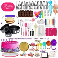 Kit de 700 pièces pour la décoration de gâteaux avec plateau tournant, douilles de pâtisserie, poches à douille, moules à charnière, spatules et outils pour le fondant, pour débutants