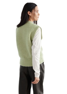 Custom LOGO <strong>Women</strong> Sweater Vest <strong>Sleeveless</strong> Knitwear Fitted Wool Knit Top Knitted <strong>Jumper</strong> Pullover Short Sweater Vest <strong>for</strong> <strong>Women</strong> - Product Image 4