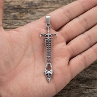 Pendentif Cœur en Acier Inoxydable, Mini Épée de Dague Collier Breloque pour Hommes Femmes Amulette Gothique Cadeau