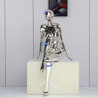 Lámpara de Pie Decorativa de Diseño Contemporáneo con Figura de Mujer Robot Mand Kaws en Cromo Azul Claro, 2024