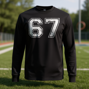 Maglietta a maniche lunghe da allenamento per squadre sportive, modello vintage distressed, numero 67 - Product Image 3