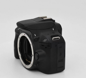 100D L'appareil photo reflex numérique APS-C le plus petit et le plus léger au monde, pesant seulement environ 370g - Product Image 3