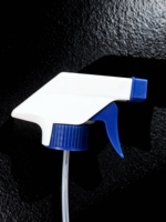Pulvérisateur à gâchette carré en plastique résistant aux produits chimiques pour le jardinage avec bouchons et fermetures de bouteilles
