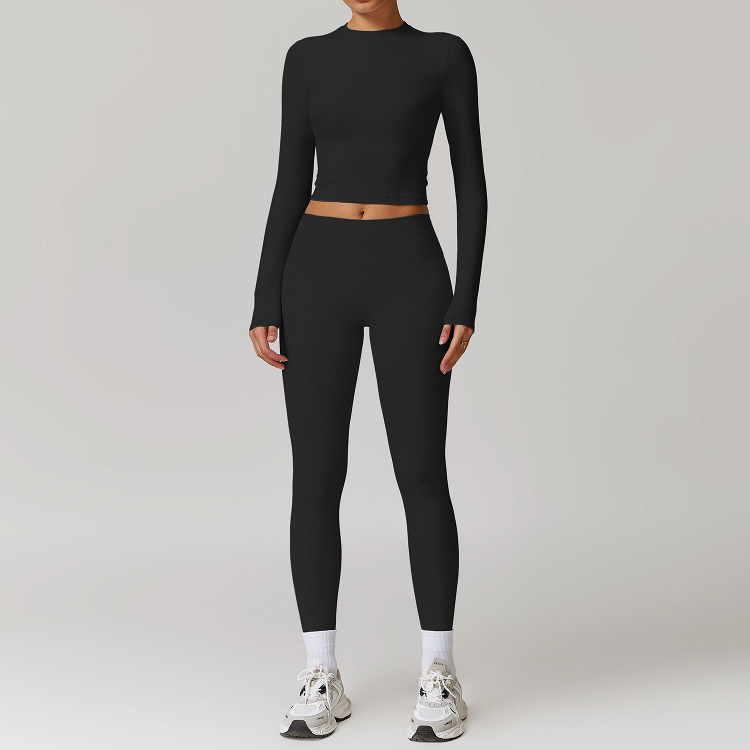 เสื้อแขนยาวรุ่น 8886, กางเกงขาสั้นรุ่น 8519, สีน้ำเงินตราสัญลักษณ์