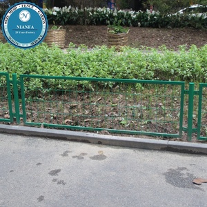 1ft e 2ft altezza di <span class=keywords><strong>plastica</strong></span> rivestimento <span class=keywords><strong>in</strong></span> pvc verde maglia telaio saldati pannello di recinzione/Guangzhou fornitore di recinzione <span class=keywords><strong>per</strong></span> il giardino di fiori letto - Product Image 4