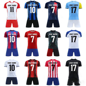 Hochwertige Herren-Fußballuniformen Maßgefertigte Wärmeübertragungs-Sommer-Kurzarm-Fußballtrikots Fußball-Sets für Teamkleidung - Product Image 4