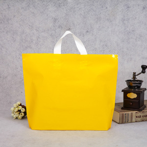 Sac en plastique à provisions imprimé de poignées de boucle molles personnalisées bon marché d'usine avec des conceptions de fantaisie - Product Image 6