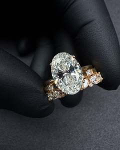 แหวนหมั้นเพชรทรงรีเพาะเลี้ยงในห้องปฏิบัติการทองคำแท้ 18K สำหรับผู้หญิง ประดับเพชรทรงบริลเลียนต์ด้านข้าง ได้รับการรับรองจาก IGI ชุบโรเดียม - Product Image 4