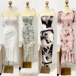 Vestido largo floral colorido con cuello cuadrado Estilo sin esfuerzo y comodidad para tallas casuales de verano y primavera - Product Image 1