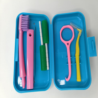 Portable en plastique quatre en un produits d'hygiène brosse à dents orthodontique soins bucco-dentaires voyage dentaire Kit de nettoyage des dents