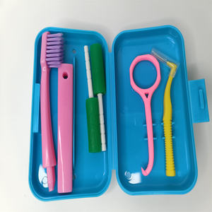 Plástico portátil Cuatro <span class=keywords><strong>en</strong></span> Uno Productos de higiene Cepillo de dientes de ortodoncia Cuidado bucal Kit de limpieza de dientes de viaje dental - Product Image 6