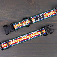 Vente en gros de sangles en nylon personnalisées à motif de broderie pour dressage en plein air sangle de laisse pour chien avec mousqueton en métal et aluminium