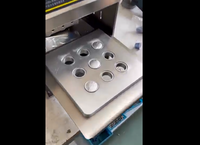 Machine de scellage manuelle à 6 cavités pour capsules K-Cup, populaire pour le scellage à chaud des capsules de café en aluminium et l'emballage de canettes et de films.