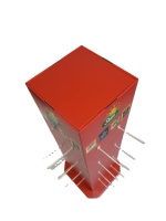 Présentoir rotatif triangulaire sur pied en carton, personnalisé, moderne, recyclable, avec lamination mate de 3 mm d'épaisseur et crochets sur 4 côtés