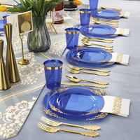 Service de table jetable de style luxe léger à motif dragon, comprenant assiette transparente bleue gaufrée, verre à vin à bord doré, couteau, fourchette et cuillère