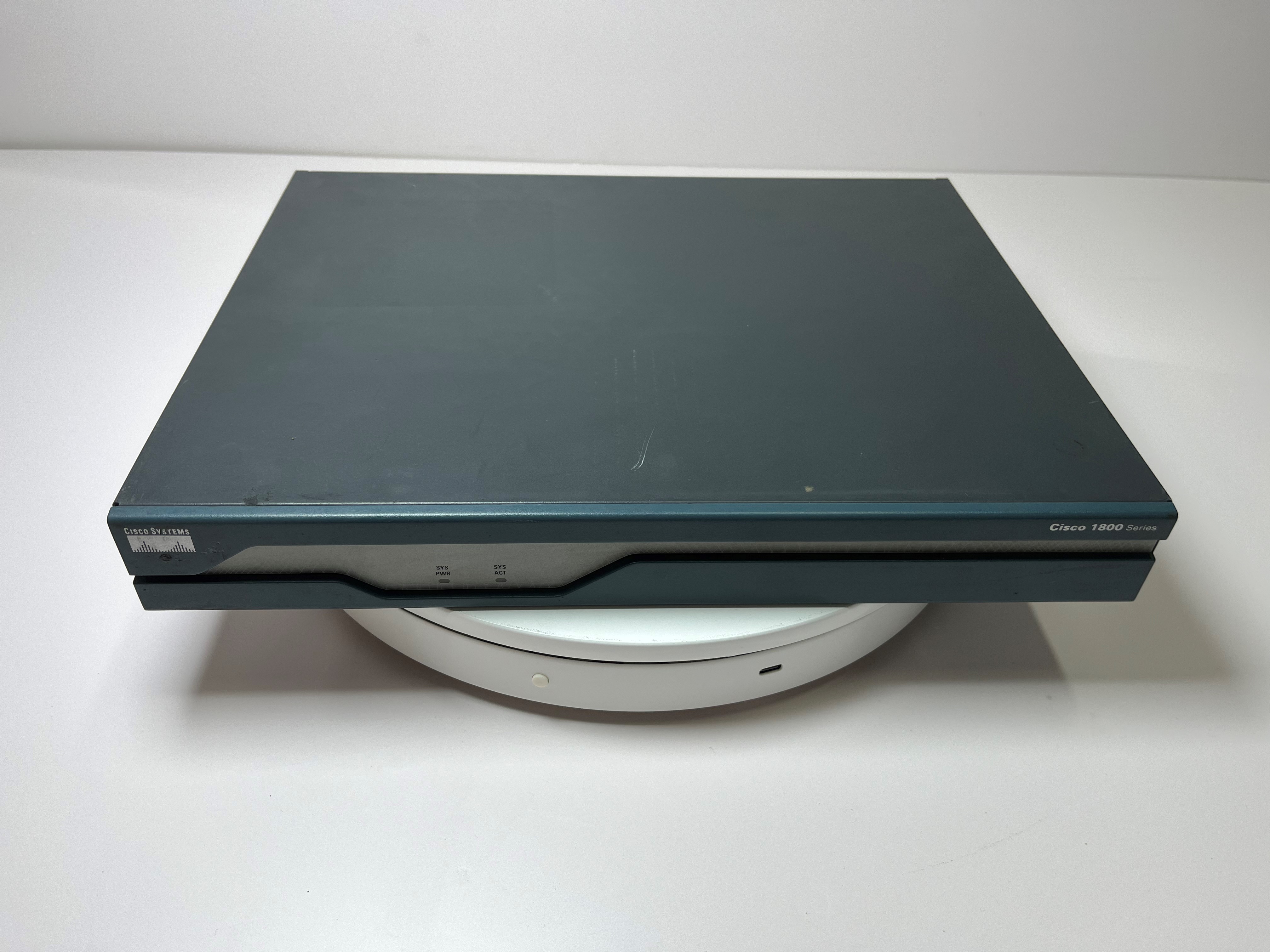Routeur Cisco 1841 Série 1800 – Neuf – Ouvert Mais Jamais Utilisé – Matériel Réseau