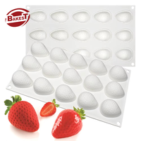 Cetakan silikon imut untuk digunakan di rumah, cetakan stroberi bentuk 3D bentuk buah Mousse kue Prancis Makanan Penutup