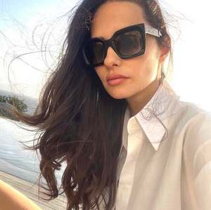 Gafas de Sol Cuadradas Azules y Moradas de Diseñador de Marca de Moda con Logotipo Personalizado, Gafas de Sol de Ojo de Gato con Marco Grande y Protección UV400 para Mujer - Product Image 3