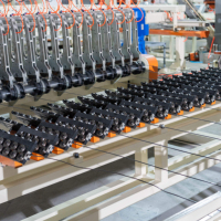 Machine à souder les grillages métalliques en acier inoxydable entièrement automatique haute efficacité YZ GWC-D-2600, moteur à engrenages PLC, 5-12 mm, 90 coups/min, 1