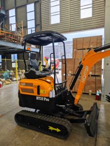 รถขุดขนาดเล็กแบบไฮดรอลิก <span class=keywords><strong>2</strong></span> ตัน สำหรับงานบ้าน ฟาร์ม ก่อสร้าง เรือนกระจก สวนขนาดเล็ก รถขุดขนาดจิ๋ว - Product Image 3