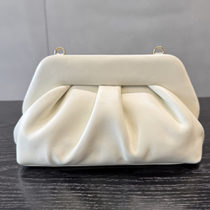 Sac à main pour femme en cuir pleine fleur style crème français, texture Napa lisse minimaliste, sac à bandoulière de luxe de créateur - Product Image 1