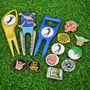 Soporte de exhibición personalizado de metal esmaltado magnético, accesorios divertidos en blanco, clip para sombrero, herramienta de divot personalizada, marcador de bola de golf - Product Image 1