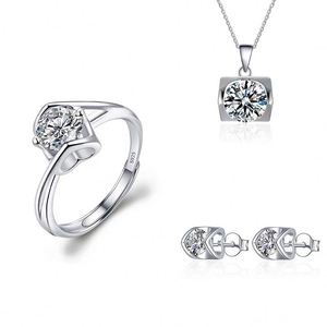 Parure de bijoux de mariage exquise en cuivre plaqué platine avec collier et boucles d'oreilles pendantes pour femme, ornée de zircons étincelants - Product Image 5