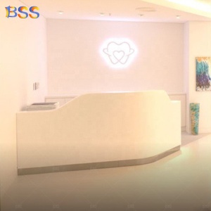 Design della Reception per la clinica odontoiatrica Gloss modernismo uso commerciale ricezione a forma di L Corian bianco su misura per dentale - Product Image 6
