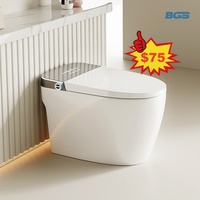 Bidet intelligent en matériau céramique Système électronique automatique de type ouvert Réservoir caché Télécommande Toilette P-Trap intégrée