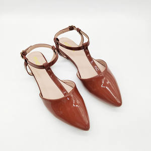 Sandales plates élégantes à sangle en T pour femmes Nouveau design pointu <span class=keywords><strong>creux</strong></span> polyvalent et confortable pour la mode d'été et de printemps - Product Image 3