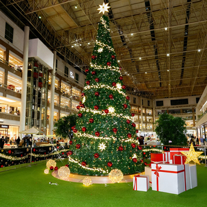 Sapin de Noël traditionnel géant vert personnalisé, taille sur mesure, sapin de Noël d'extérieur avec lumières LED et bulles - Product Image 3