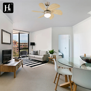 Ventilateur de plafond C075 de 33 pouces avec kit d'éclairage, équipé d'une télécommande, ventilateur à 6 pales en panneau de fibres de moyenne densité - Product Image 3