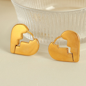 Heart-Shaped <b>Huggie</b> Earrings Gold Zinc Alloy Fashion Jewelry For Women - Product Image 3