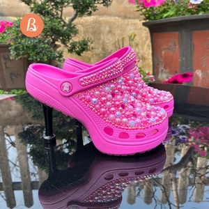 Pantuflas de Mujer al por Mayor, Elegantes y de Alta Calidad, con Perlas y Flores de Diamantes de Imitación Incrustadas, Zapatos de Tacón Alto Hechos a Mano con Orificios de EVA - Product Image 1