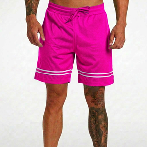 Shorts Bermuda en maille rouge pour homme avec bandes latérales blanches, taille à cordon, vêtements de sport décontractés, respirant, en polyester - Product Image 6