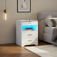 Table de chevet blanche avec station de charge, lumières LED RGB, 3 tiroirs, poignées dorées
